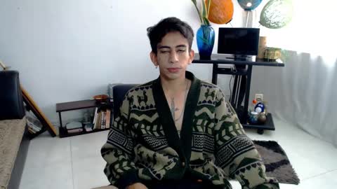 Snapshot of zack_kingg chatting on 12/18/24, 05:10 Zack King online show from 12/18/24, 05:10