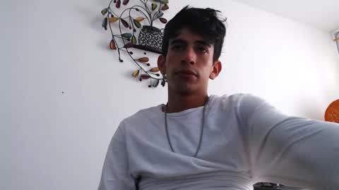 Snapshot of zack_kingg chatting on 12/26/24, 02:59 Zack King online show from 12/26/24, 02:59