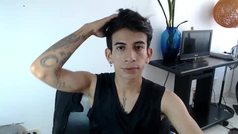 Snapshot of zack_kingg chatting on 12/28/24, 03:26 Zack King online show from 12/28/24, 03:26