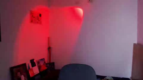 Snapshot of zack_kingg chatting on 10/07/25, 04:04 Zack King online show from 10/07/25, 04:04