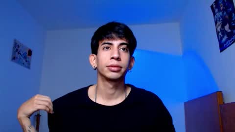 Snapshot of zack_kingg chatting on 10/15/25, 03:23 Zack King online show from 10/15/25, 03:23