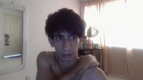 Snapshot of zack_kingg chatting on 12/19/25, 07:10 Zack King online show from 12/19/25, 07:10