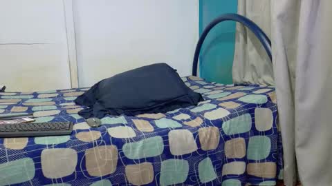 ZackMontiel07 online show from 12/19/25, 09:38