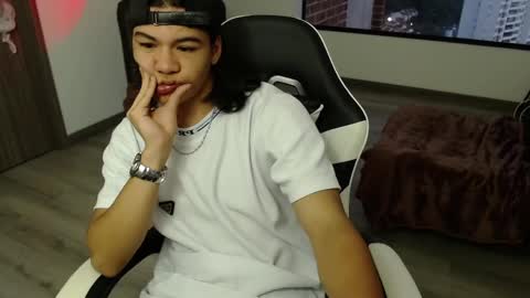 zackss_player online show from 10/08/25, 10:51