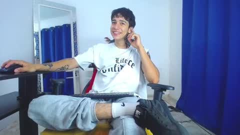 zack online show from 02/01/25, 02:02