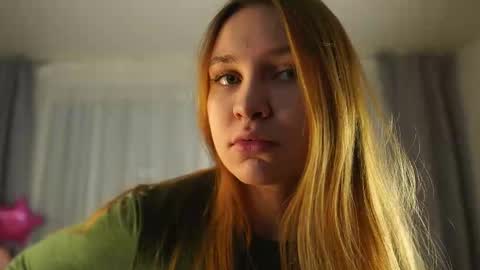 Marina online show from 11/21/25, 12:04