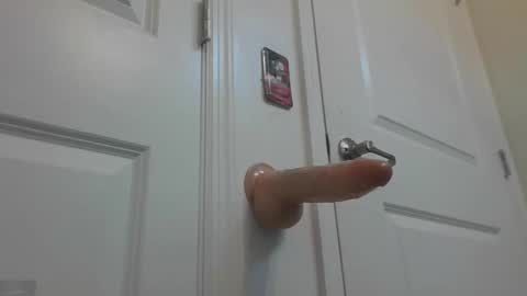 Snapshot of zaddypeg123 chatting on 10/18/25, 05:21 zaddypeg123 online show from 10/18/25, 05:21