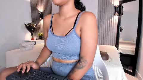 zafira online show from 10/30/25, 11:44