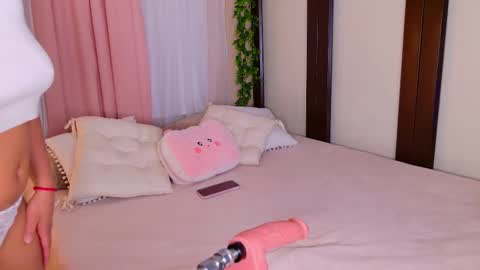   online show from 12/15/25, 12:37