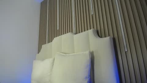 Snapshot of zafiro_cat chatting on 05/08/26, 06:30 Zafiro online show from 05/08/26, 06:30