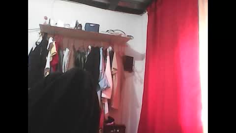 Zafiro online show from 11/28/25, 01:14