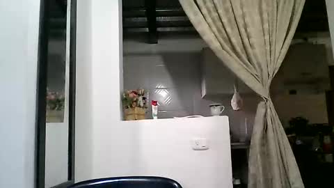 Zafiro online show from 04/08/26, 04:07