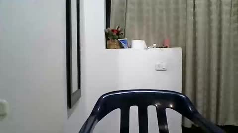 Snapshot of zafiro_rubi chatting on 04/25/26, 08:50 Zafiro online show from 04/25/26, 08:50