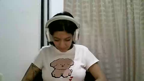 Snapshot of zafiro_rubi chatting on 04/30/26, 02:56 Zafiro online show from 04/30/26, 02:56