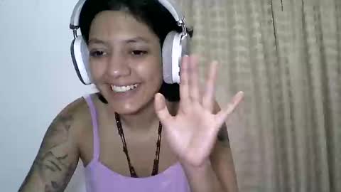 Snapshot of zafiro_rubi chatting on 05/02/26, 11:26 Zafiro online show from 05/02/26, 11:26