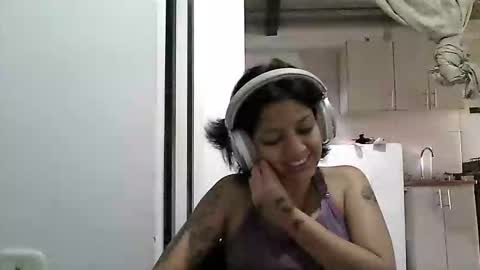 Snapshot of zafiro_rubi chatting on 05/11/26, 04:04 Zafiro online show from 05/11/26, 04:04