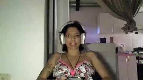 Snapshot of zafiro_rubi chatting on 05/28/26, 02:03 Zafiro online show from 05/28/26, 02:03