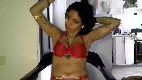 Snapshot of zafiro_rubi chatting on 06/01/26, 12:18 Zafiro online show from 06/01/26, 12:18