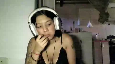 Snapshot of zafiro_rubi chatting on 06/07/26, 05:49 Zafiro online show from 06/07/26, 05:49