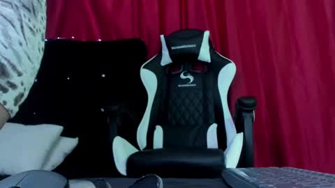 Snapshot of zafiro_winslow chatting on 12/20/24, 10:49 GODDESS ZAFIRO WINSLOW online show from 12/20/24, 10:49