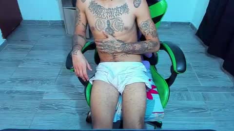 BiG Zafiro online show from 04/01/26, 01:41