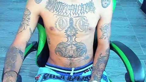 BiG Zafiro online show from 04/15/26, 08:54