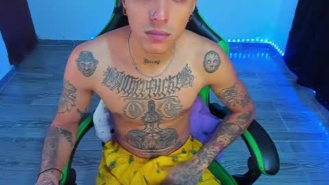 BiG Zafiro online show from 05/15/26, 12:56