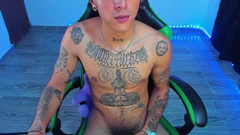 BiG Zafiro online show from 05/16/26, 01:35