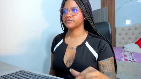 zahra_rose online show from 12/19/25, 07:54
