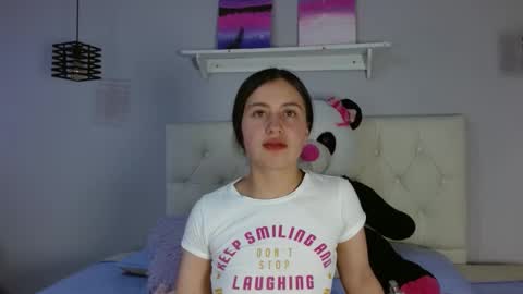 Snapshot of zaida_1 chatting on 10/15/25, 02:50 Zaida online show from 10/15/25, 02:50