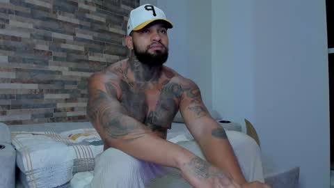 INSTAGRAM yormanfit7 online show from 02/25/25, 10:04