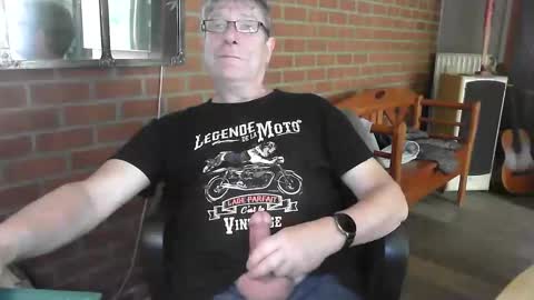 Snapshot of zalinger chatting on 05/08/26, 04:45 zalinger online show from 05/08/26, 04:45