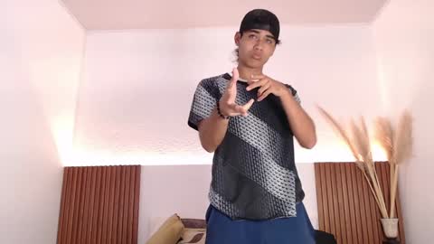 Zander online show from 12/22/24, 06:04