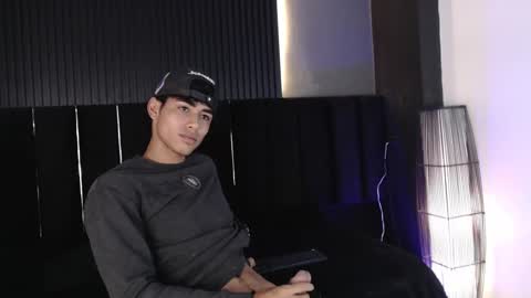 Zander online show from 03/01/25, 12:28