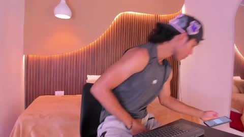 Zander online show from 03/07/25, 02:12