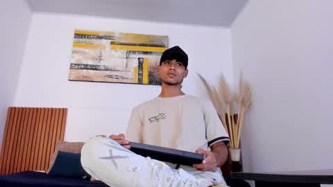 Zander online show from 10/03/25, 01:08