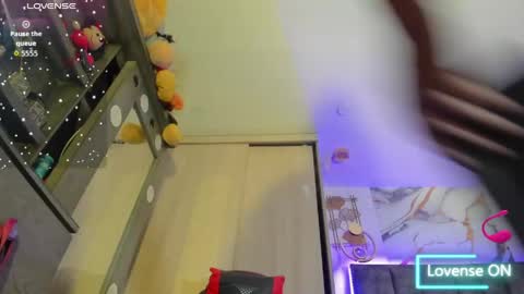 Snapshot of zandraa_milf chatting on 05/29/26, 11:52 Zandra online show from 05/29/26, 11:52