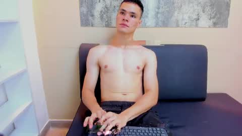 zane online show from 04/14/26, 12:33