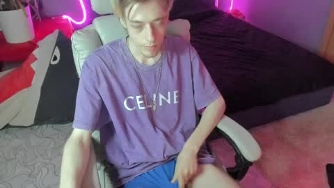 Kel online show from 04/08/26, 12:54