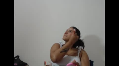 Snapshot of zaphiro__skye chatting on 06/18/26, 09:25 Skye online show from 06/18/26, 09:25
