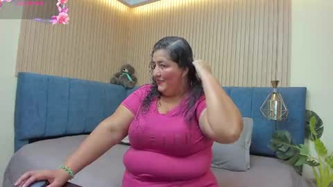Snapshot of zara_milf_ chatting on 07/02/26, 12:11 zara online show from 07/02/26, 12:11