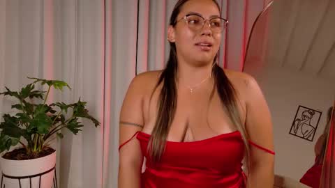 Snapshot of zara_nova chatting on 02/20/26, 02:52 Zara Nova online show from 02/20/26, 02:52