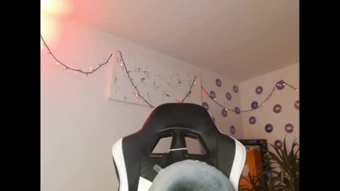 Snapshot of zarabby_skuirt chatting on 01/09/25, 03:47 Zarabby online show from 01/09/25, 03:47