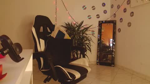 Snapshot of zarabby_skuirt chatting on 03/09/25, 10:41 Zarabby online show from 03/09/25, 10:41