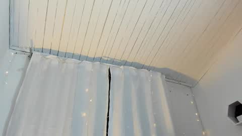 Zara . online show from 02/26/25, 12:03