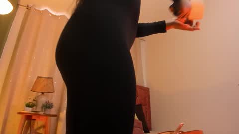 Zara . online show from 11/10/25, 12:04