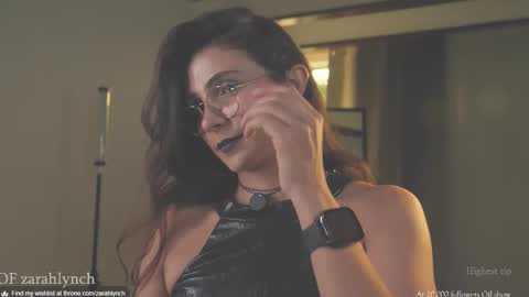 Snapshot of zarahlynch chatting on 11/06/25, 10:10 Miss Lynch Next show 2911 online show from 11/06/25, 10:10