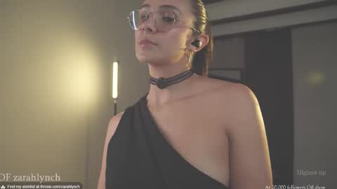 Snapshot of zarahlynch chatting on 11/11/25, 11:05 Miss Lynch Next show 2911 online show from 11/11/25, 11:05