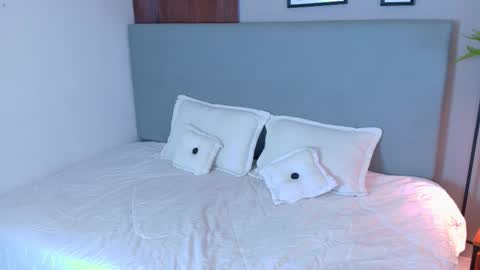 Zarah online show from 02/14/26, 03:47