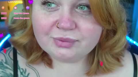 Snapshot of zarareign_ chatting on 02/12/25, 03:40 Lola online show from 02/12/25, 03:40
